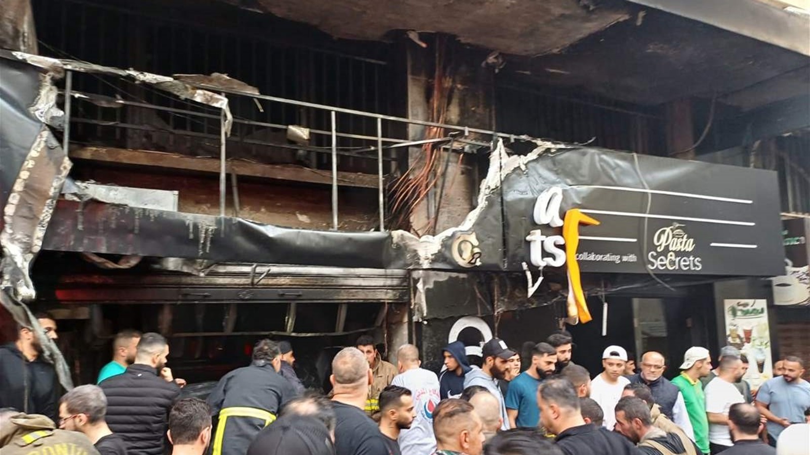 احتراق مطعم يقتل ثمانية: عبث الموت في بيروت