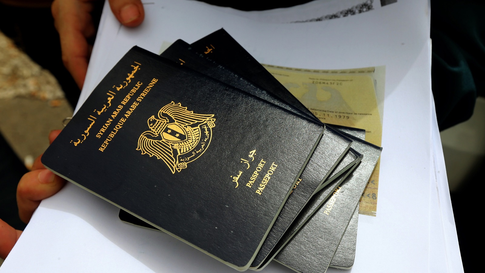 دمشق:النظام يخفف شروط إصدار جواز السفر..لتسهيل الهجرة الى اوروبا