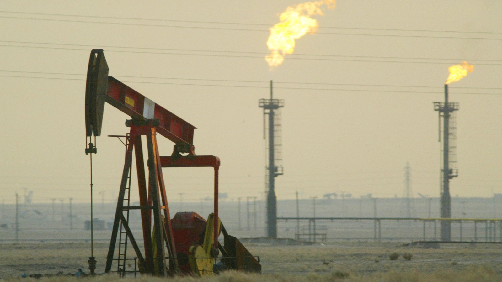 وكالة الطاقة الدولية تخفِّض من توقّعات الطلب على النفط