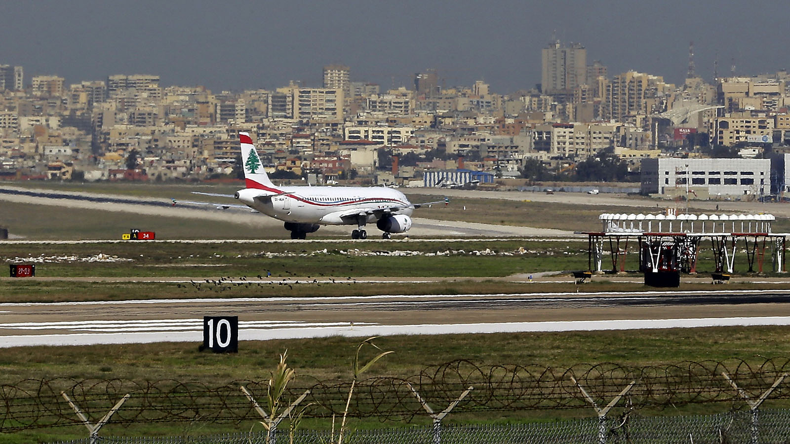 التشويش الإسرائيلي يصيب مطار بيروت: حركة الملاحة طبيعية