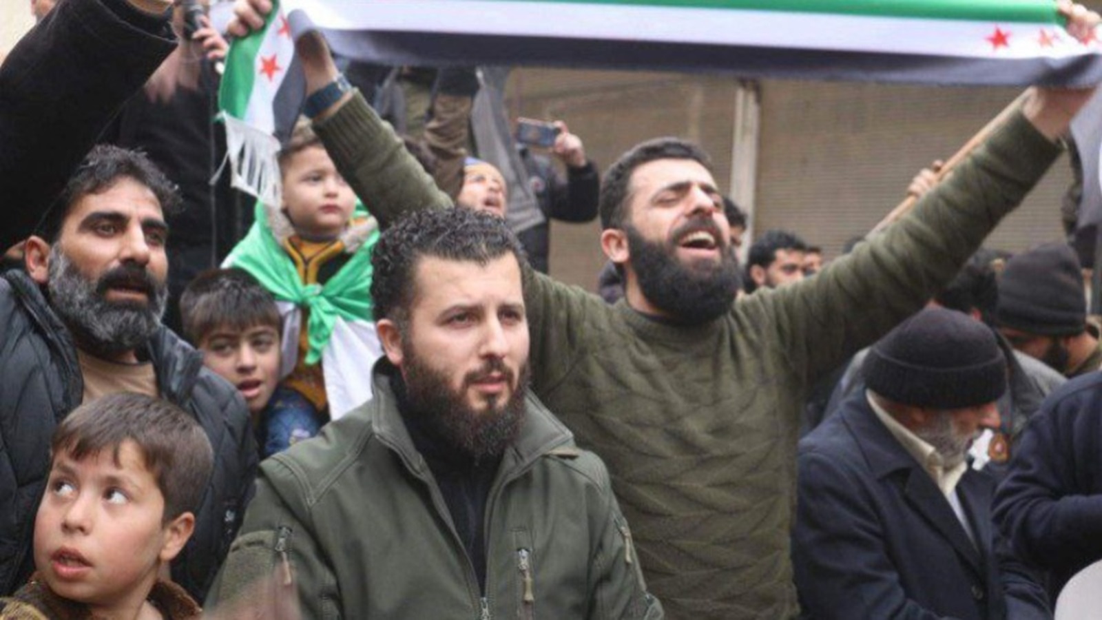 سوريا:قادة المجلس العسكري ل"فرقة المعتصم"يسلمون أنفسهم..حقناً للدماء