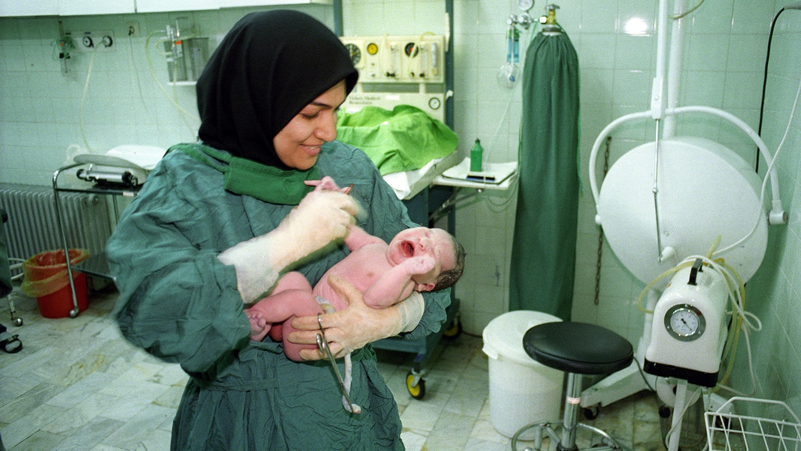 إيران: مواقع التواصل مسؤولة عن تزايد الإجهاض!