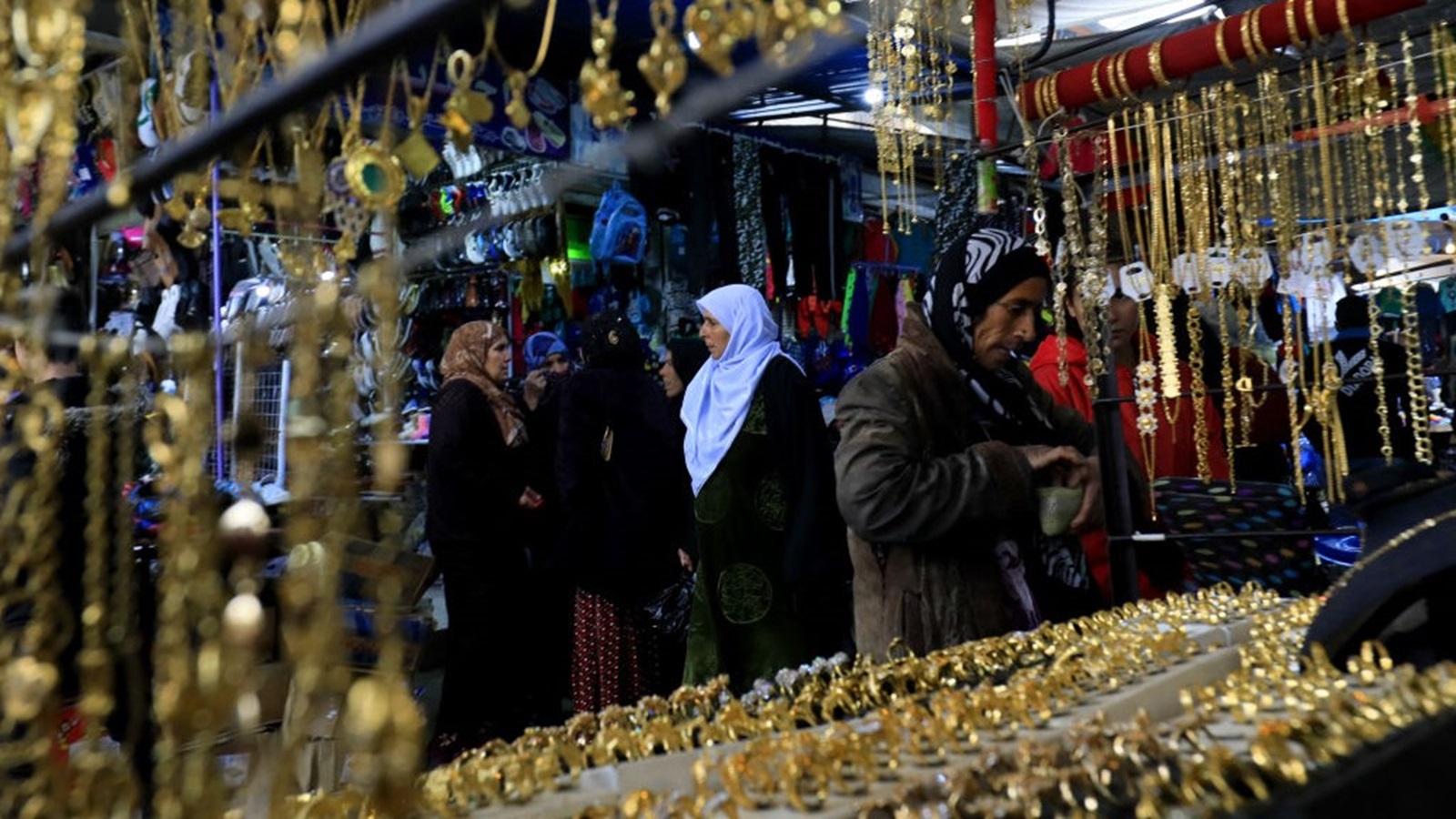 بيع وشراء الذهب بالتوقيت السوري