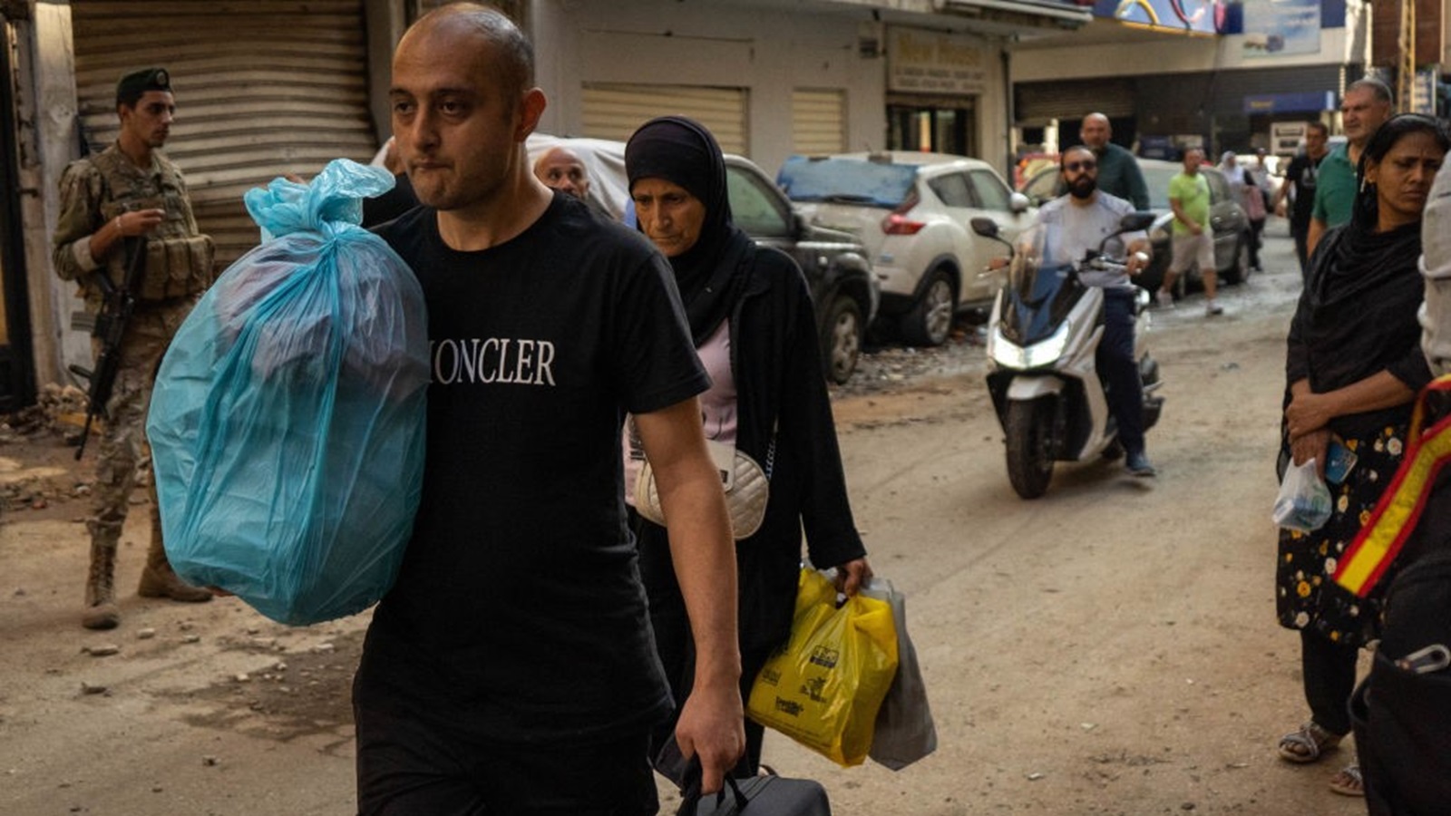 "شيعة-فوبيا": النازحون يدفعون ثمن العدوان مرتين