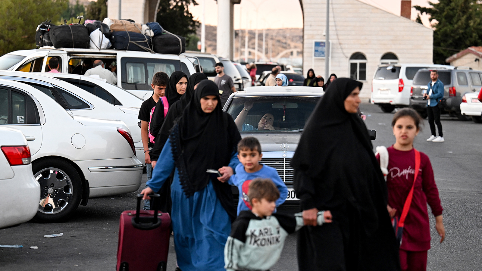 النظام يلغي التسوية الأمنية للسوريين على الحدود مع لبنان