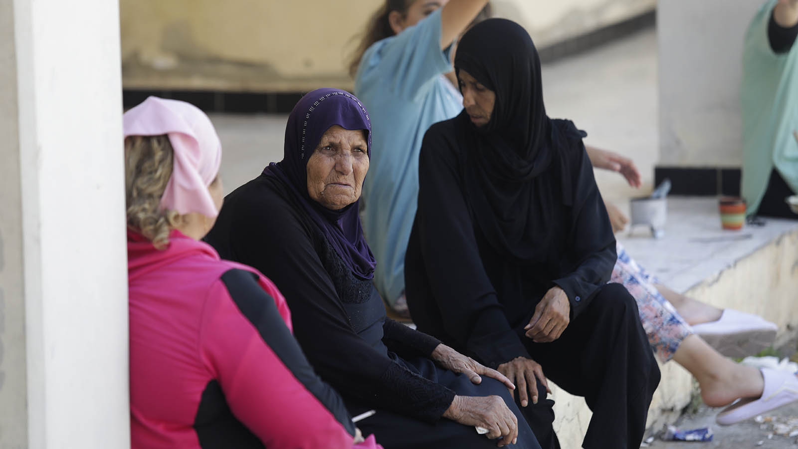 نازحو الجنوب مخنوقون اقتصادياً: "..ونحن نريد العودة يا سيّد"