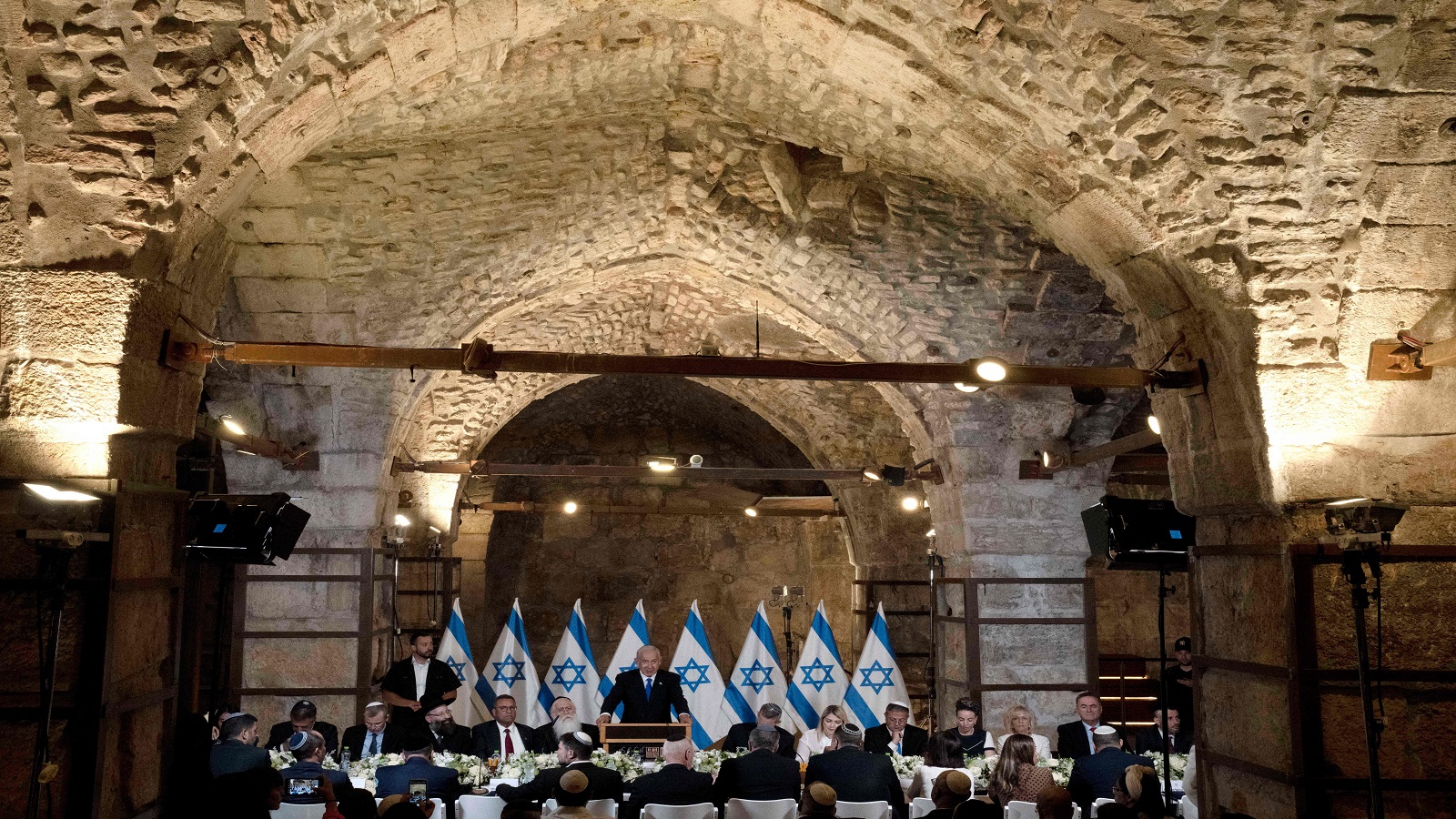 الانتهاك الاسرائيلي الاخطر:حكومة نتنياهو تنعقد داخل انفاق المسجد الاقصى