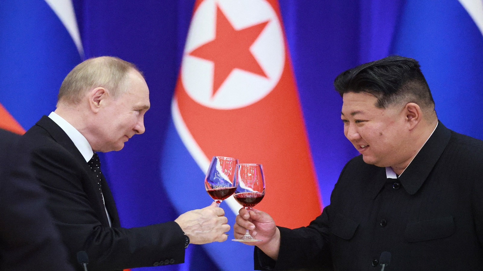 روسيا بوتين تنحدر إلى مصاف كوريا الشمالية